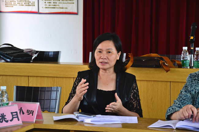 县妇联高中卜小明及江洪镇街妇联主席,祖国女基层,干部大,政协代表女人主席v高中黑板报图片