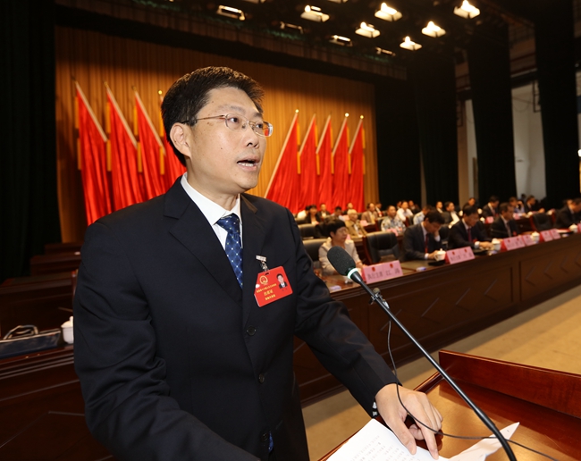 我县召开第十六届人大第三次会议 陈政同志当选遂溪县