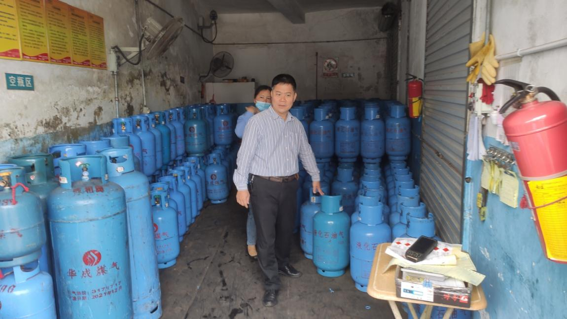 市安委办到遂溪县开展民用燃气安全专项检查2.png