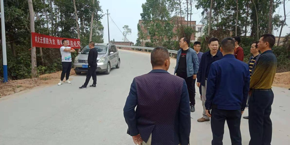 市应急管理局黄旭副局长带队到遂溪县检查清明节前森林防灭火工作2.png