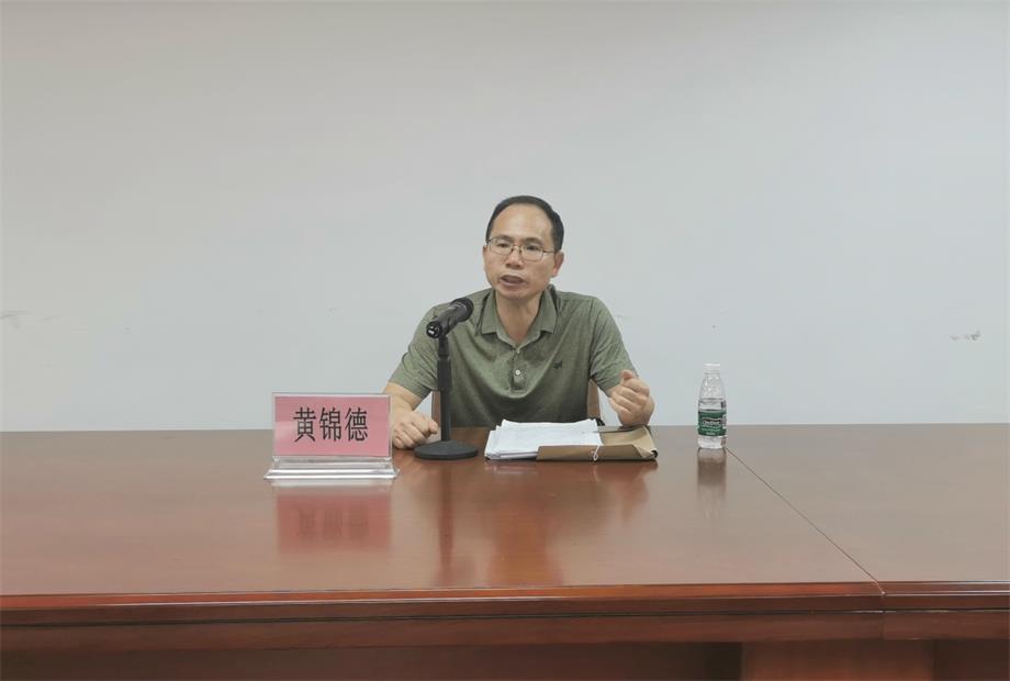 律师.jpg
