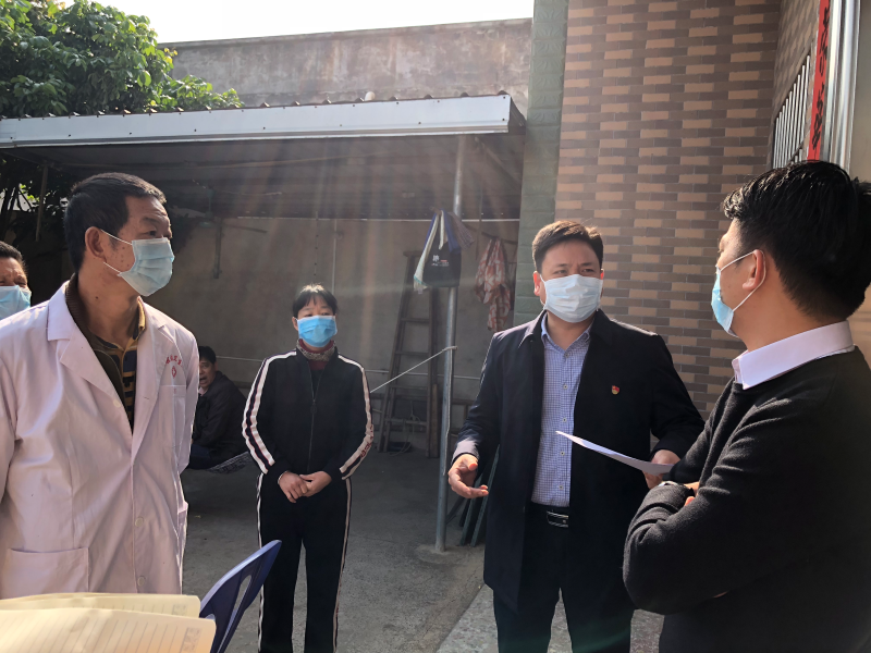 北坡镇人大主席、妇联主席陈莲梅到北塘村委会检查疫情防控情况2.jpg