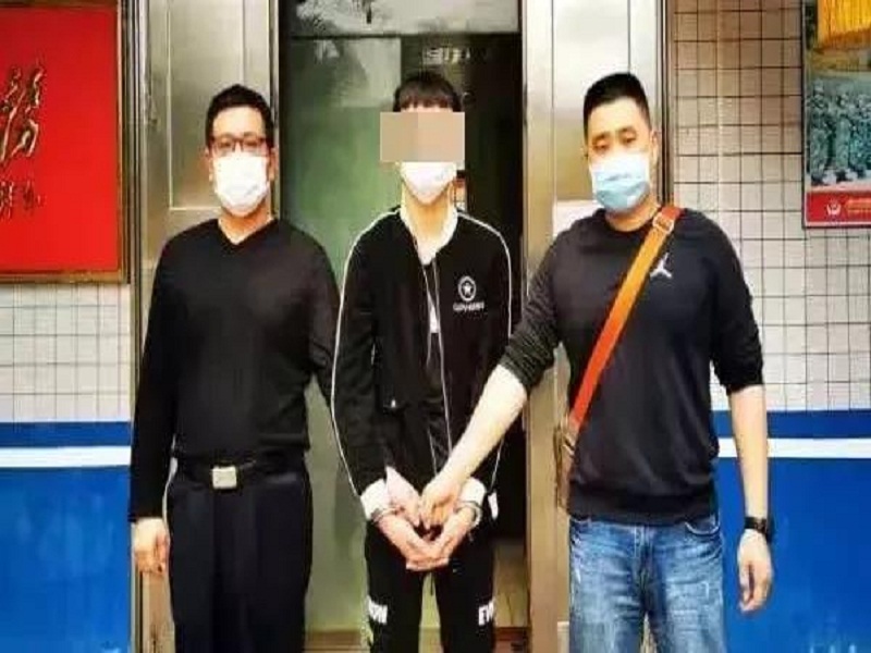 （2月4日，遂溪警方赴雷州将涉嫌诈骗犯罪嫌疑人谢某君抓捕归案）.jpg