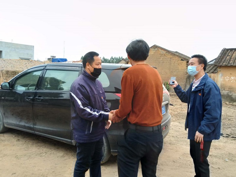 坚守在岗不松懈   疫情防控无死角3..jpg