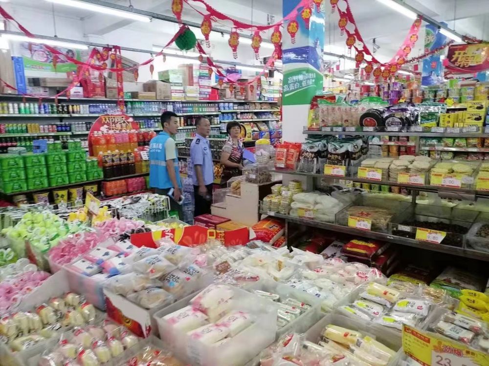 乌塘镇禁毒办到乌塘圩店铺开展宣传活动