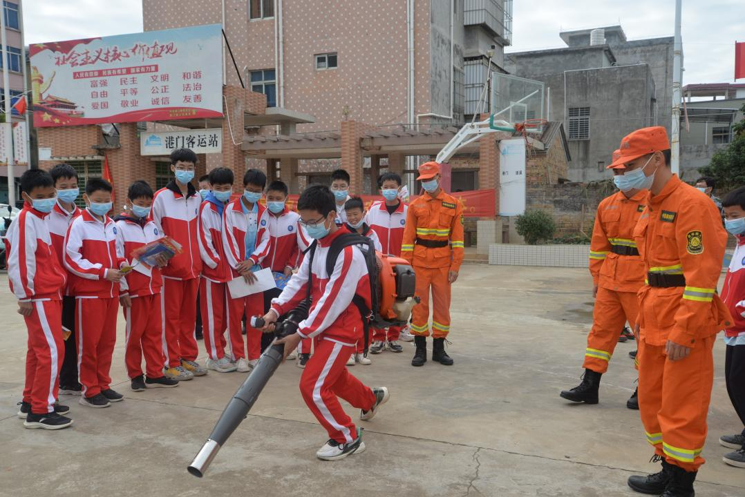 安全宣传“进农村”安全知识入人心5.png