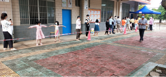 守土尽责勇担当  核酸一线践初心777.png