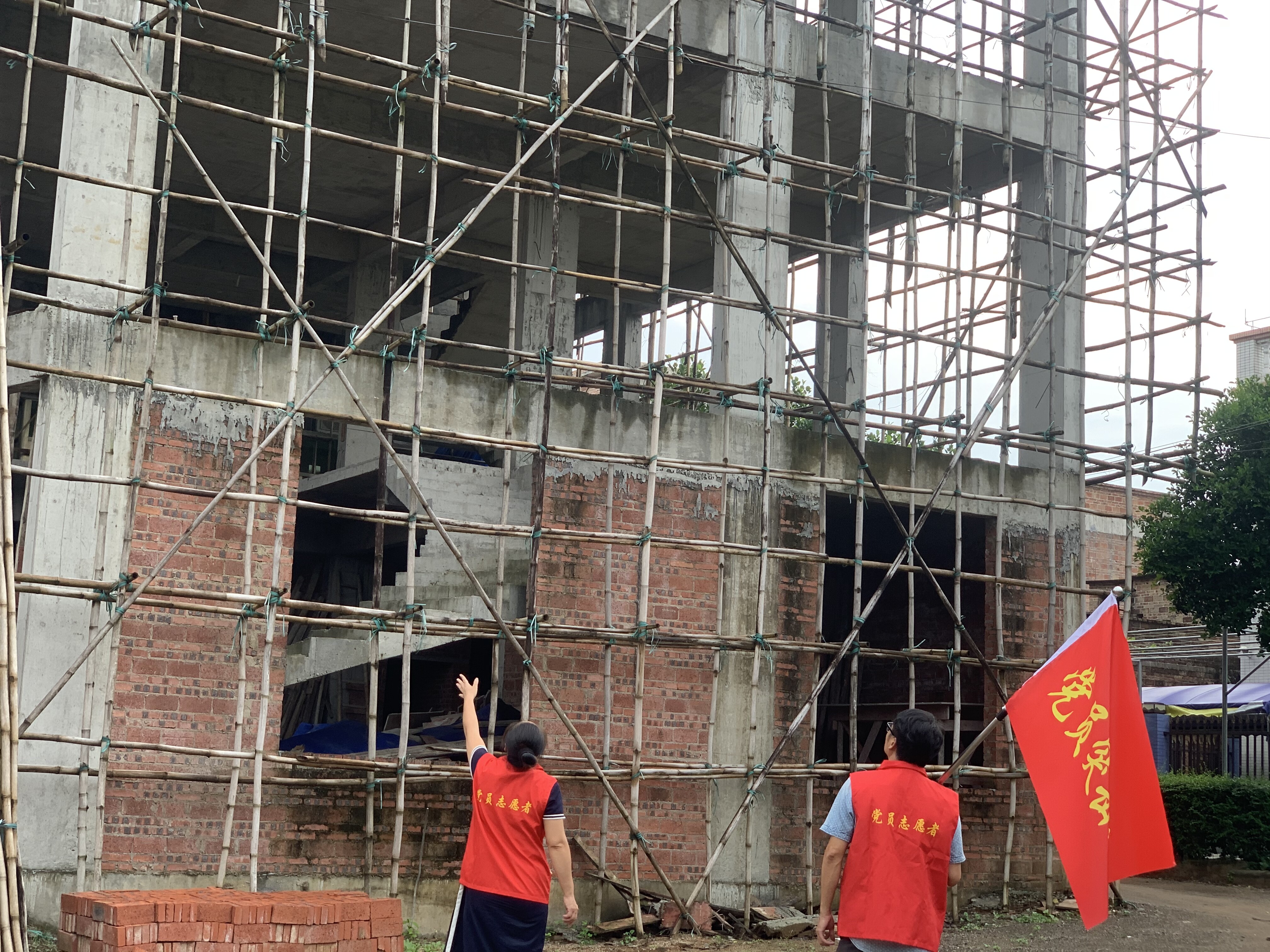  全力以赴防台风_18