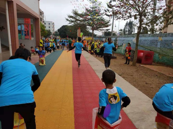 亲子游戏：《袋鼠组合跳》.jpg