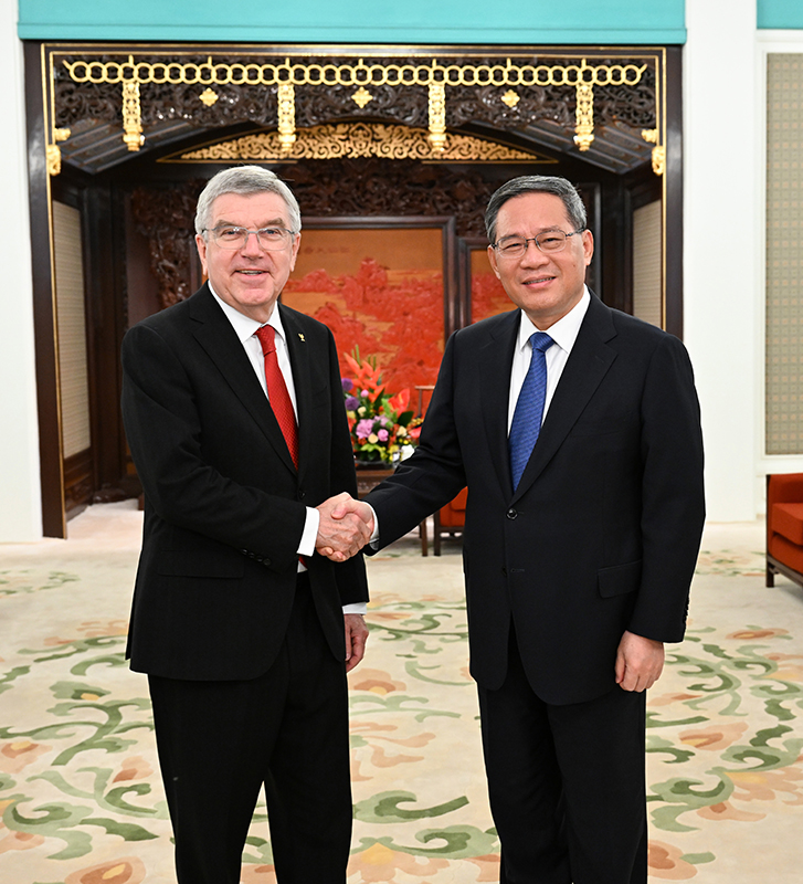 李强会见国际奥委会主席巴赫