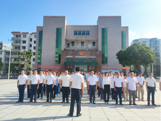 激发爱国情怀、凝聚奋斗力量— —洋青镇举行升国旗仪式