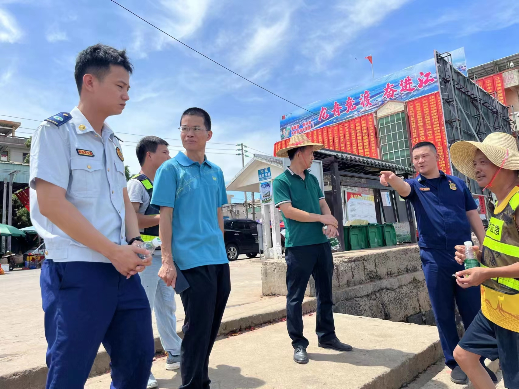 浓情端午赛龙舟 应急护航保平安1.png