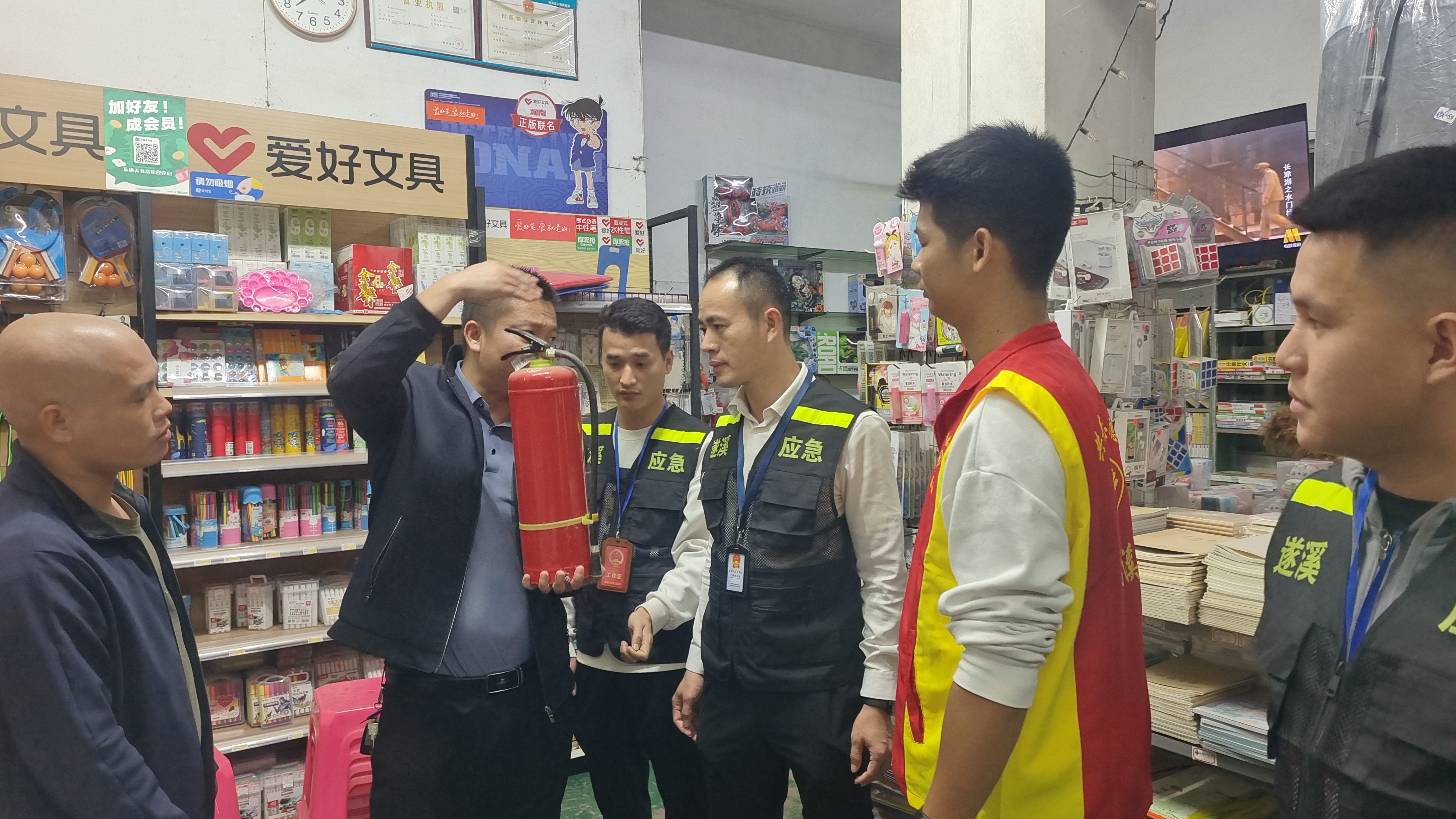 江洪镇开展消防安全集中夜查行动