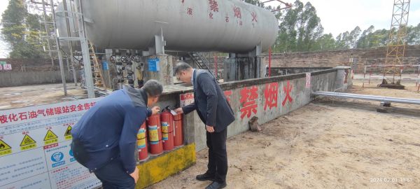 安全生产督导（加油站）.jpg