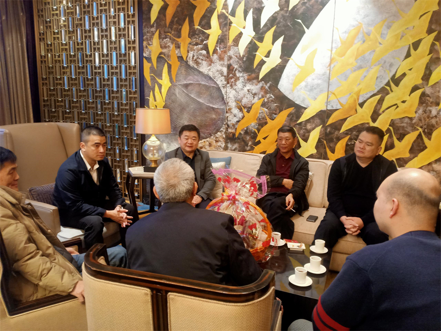 刘桂兴副县长、林立书记、卜英忠镇长走访慰问乡贤2.jpg
