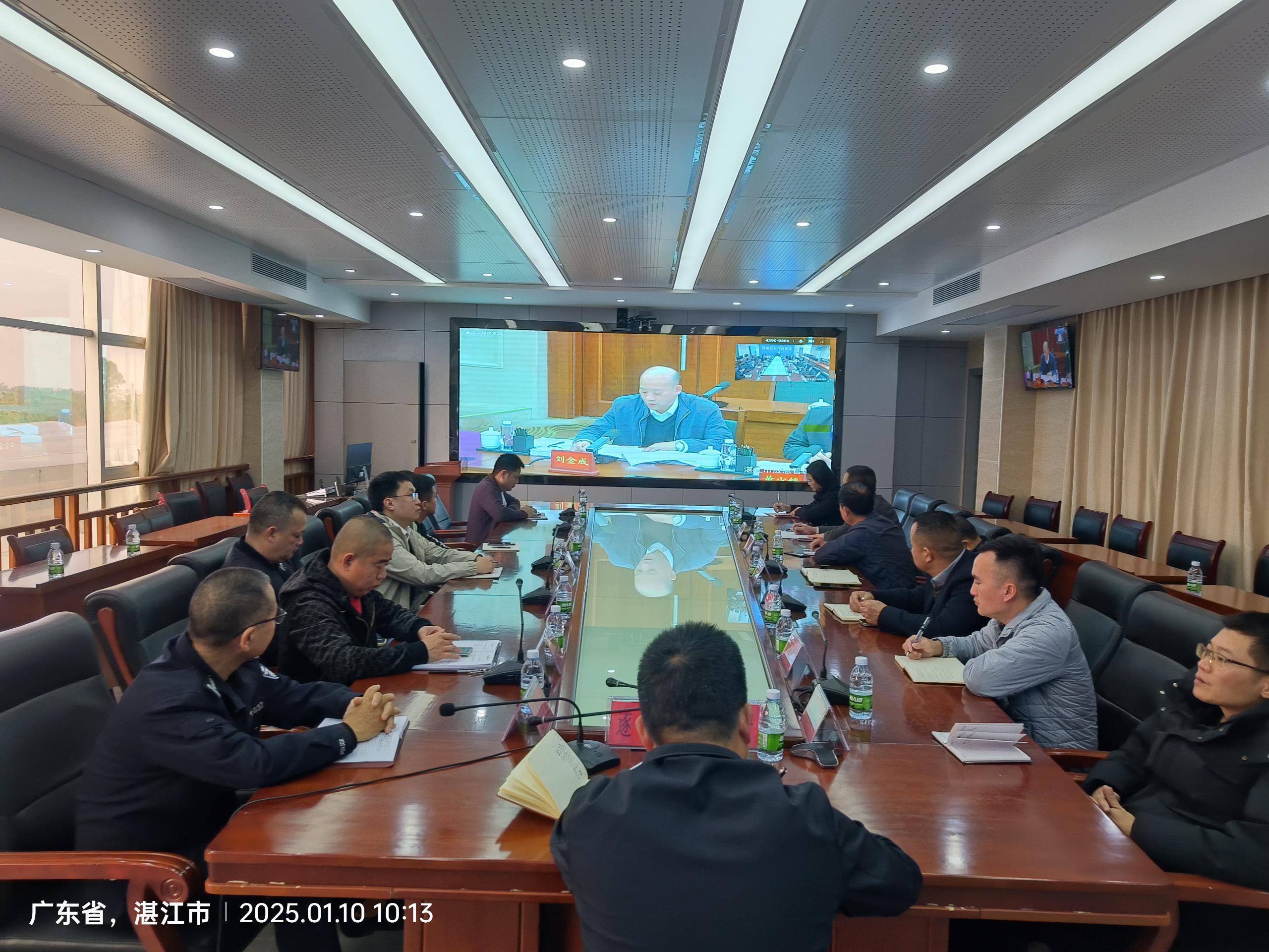 县森防办召开2025年度第一季度及“春节”期间全县森林火险形势分析会商会2.jpg