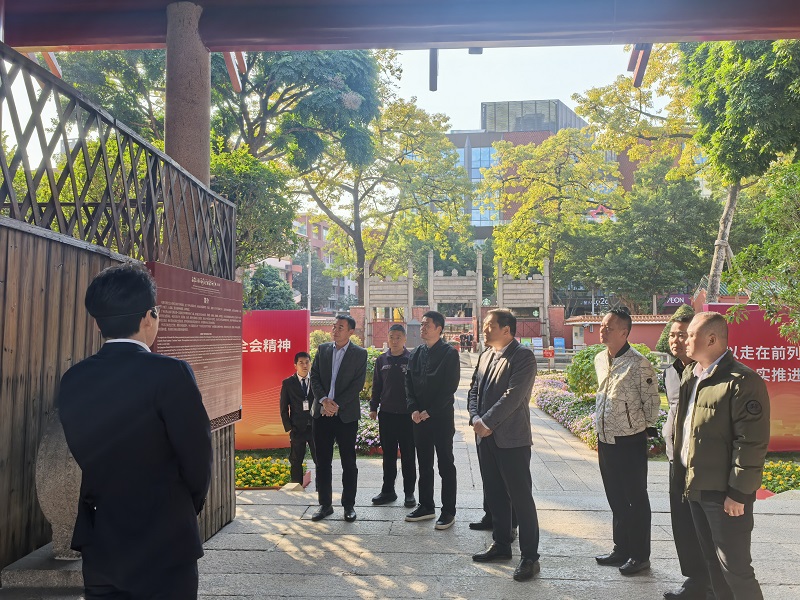 3 走进红色旧址.jpg