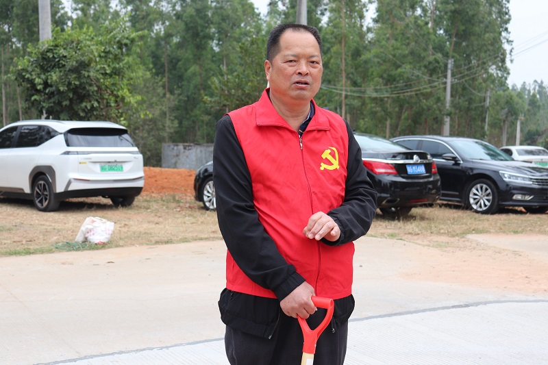 2 镇党委书记谭彤煜发表动员讲话.JPG