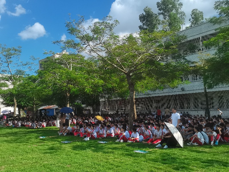 学生.jpg