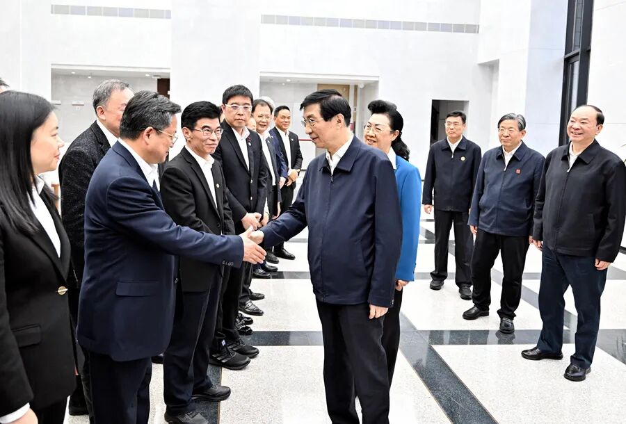 王沪宁在广东调研时强调 深入贯彻落实党的二十届四中全会精神 为推进中国式现代化凝心聚力