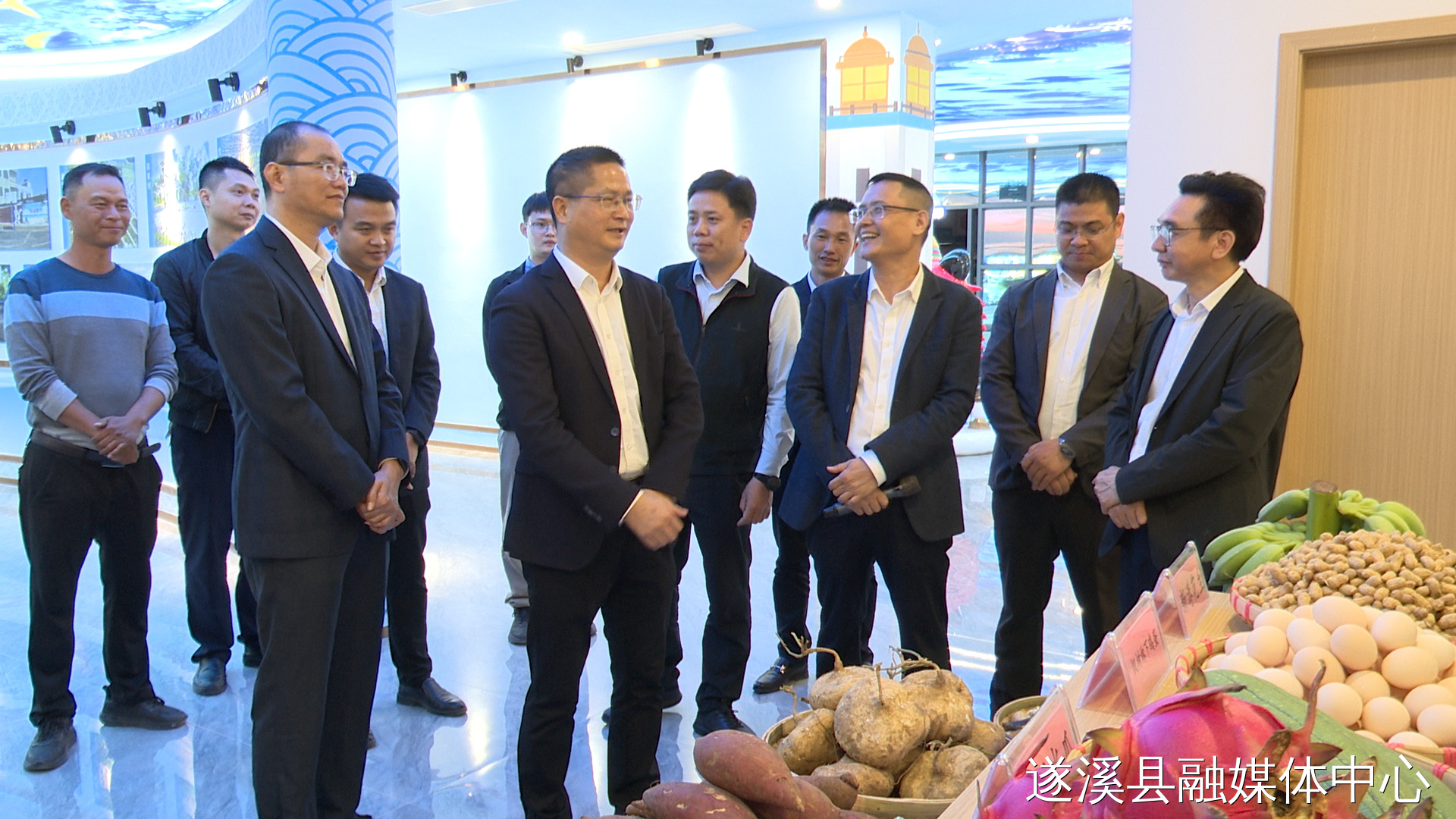 骆华庆深入基层宣讲党的二十届四中全会精神并调研“百千万工程”工作