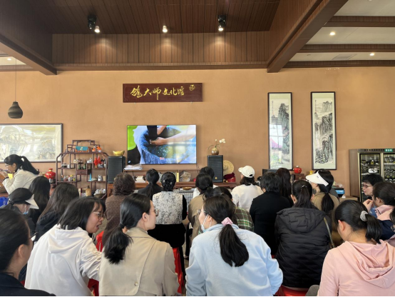 5【强国复兴有我  创建助力“百千万”】遂溪县开展妇女创业就业学习调研活动1074.png