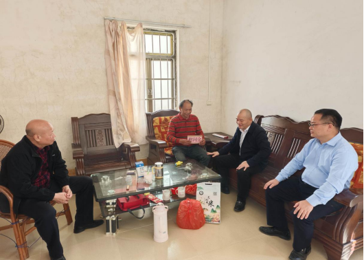 朱力到洋青镇开展春节送温暖慰问活动