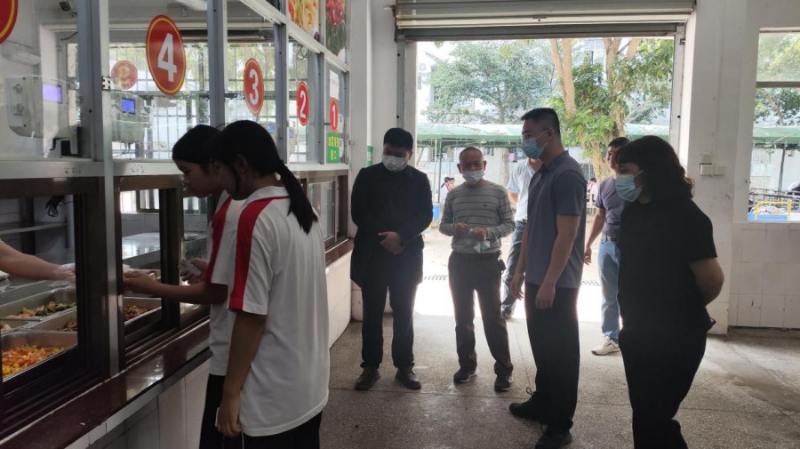 护航开学季 守好“食安线”——港门镇纪委开展校园食品安全专项...