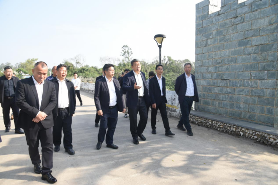 市人大常委会调研组到遂溪县调研环境状况保护及农村供水“三同五化”等工作