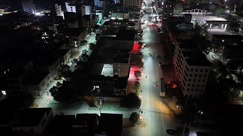图2：乐民镇镇区路灯项目点亮镇区夜间经济.jpg