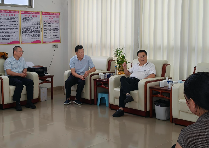 遂溪县政协主席潘汝权率队赴湛江市绿丰糖业发展有限公司开展“暖企”走访调研