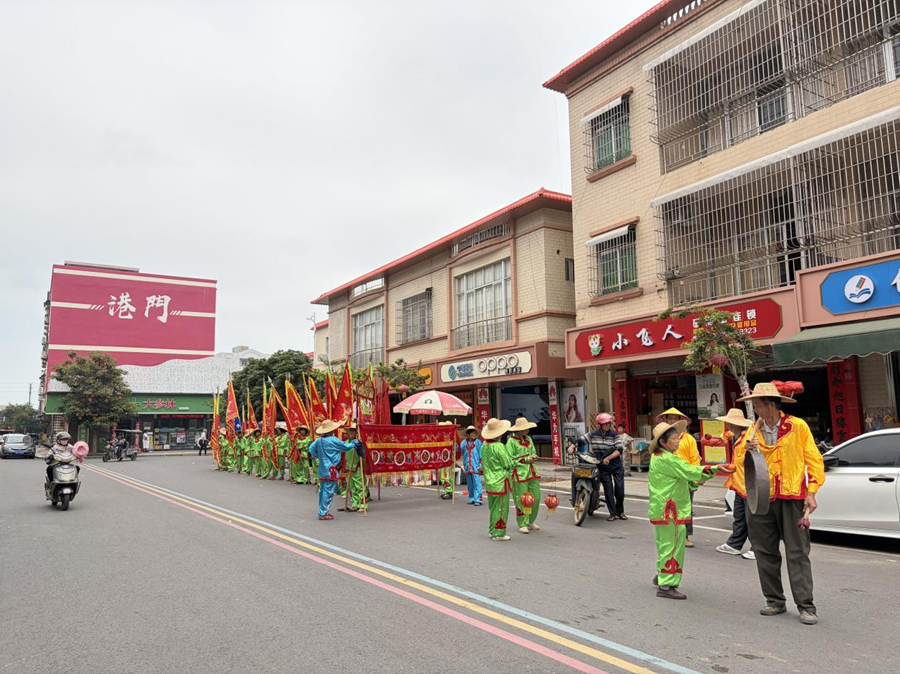 民俗游神展新貌   文明有序树新风——港门镇港门圩举行“妈祖诞”民俗游神活动