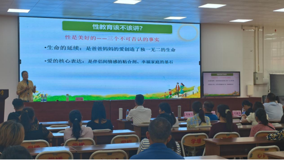 扣好法治“第一粒扣子”！遂溪县家庭教育暨普法宣传专题讲座正式开讲681.png