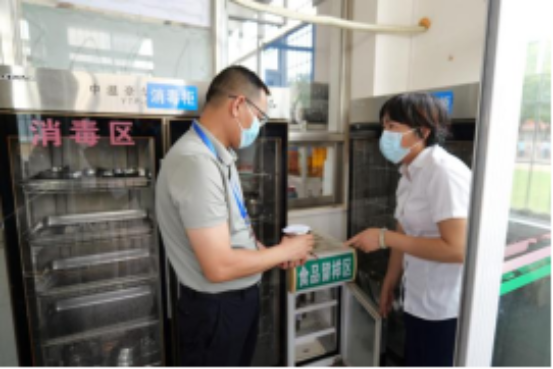 港门镇人大：深耕教育民生 筑牢校园防线——开展校园食堂及在建...