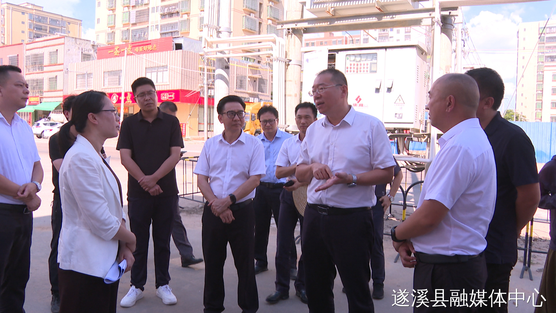 张洋率队调研小城市试点和中心镇现代化建设工作及开展巡河活动