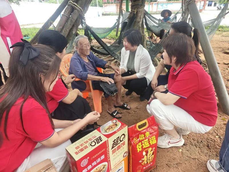 送暖忆初心  致敬老党员——遂溪县妇联联合遂溪县女企业家协会开展“七一”走访慰问老党员活动