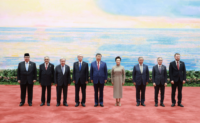 习近平会见联合国秘书长古特雷斯