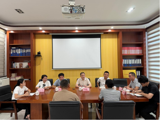 李耀文到港门镇人大代表中心联络站接待群众
