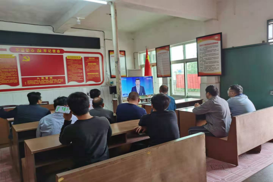 【简报】洋青镇掀起学习习近平总书记出席深圳经济特区建立40周年庆祝大会和视察广东重要讲话重要指示精神热潮（宣传）331.png