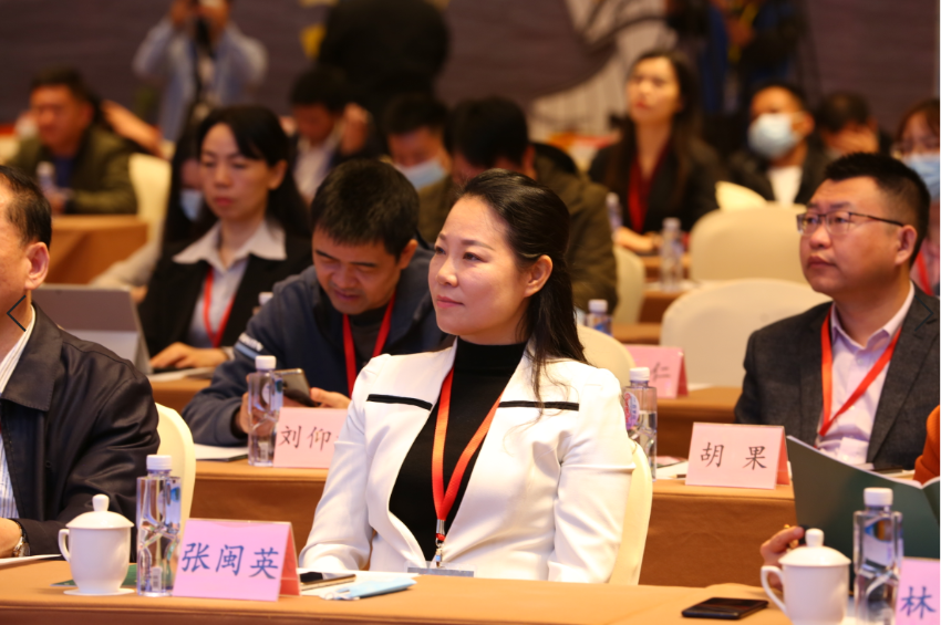 遂溪县人民政府副县长张闽英
