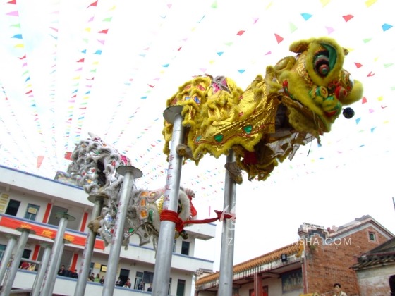 祝许屋村民新年快乐 藏头诗