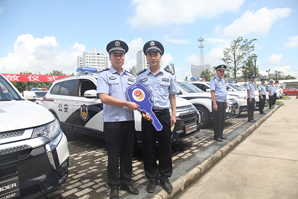 遂溪县公安局举行警用车辆发放仪式
